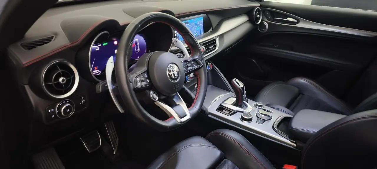 Alfa Romeo Stelvio 2023