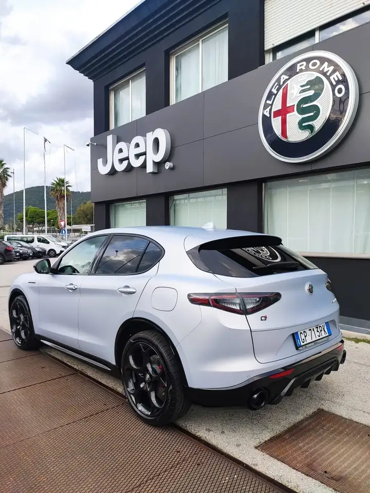 Alfa Romeo Stelvio 2023