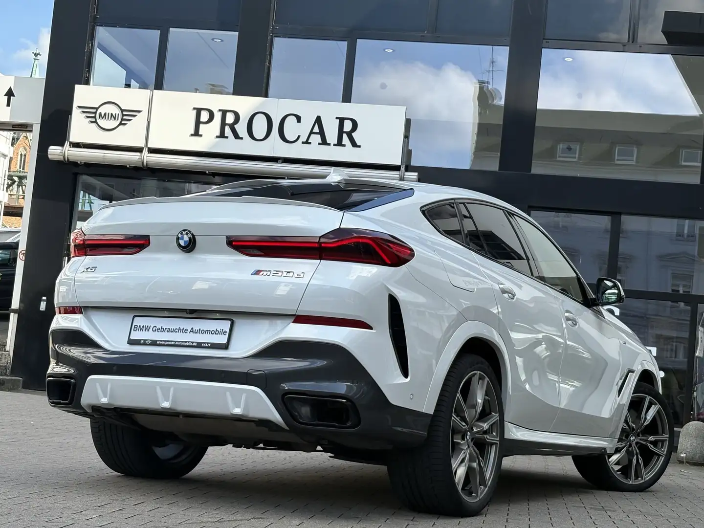 BMW X6 M50d Laser Pano AHK DA Prof PA+ HuD B&W Softcl. Blanc - 2