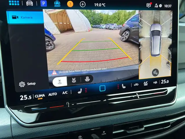 Volkswagen Golf view 23
