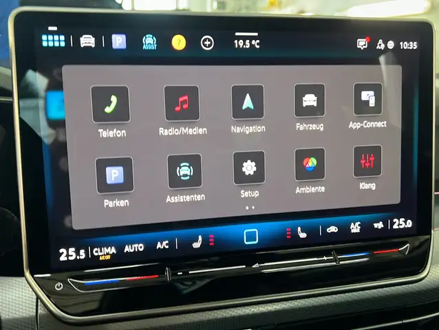 Volkswagen Golf view 10