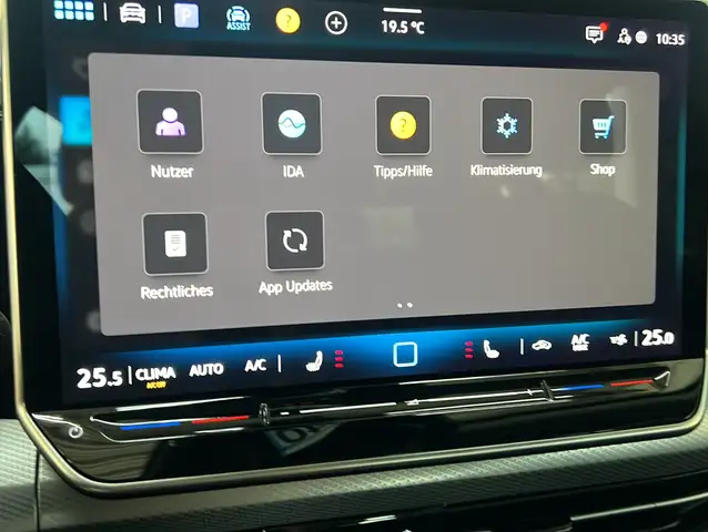 Volkswagen Golf view 11