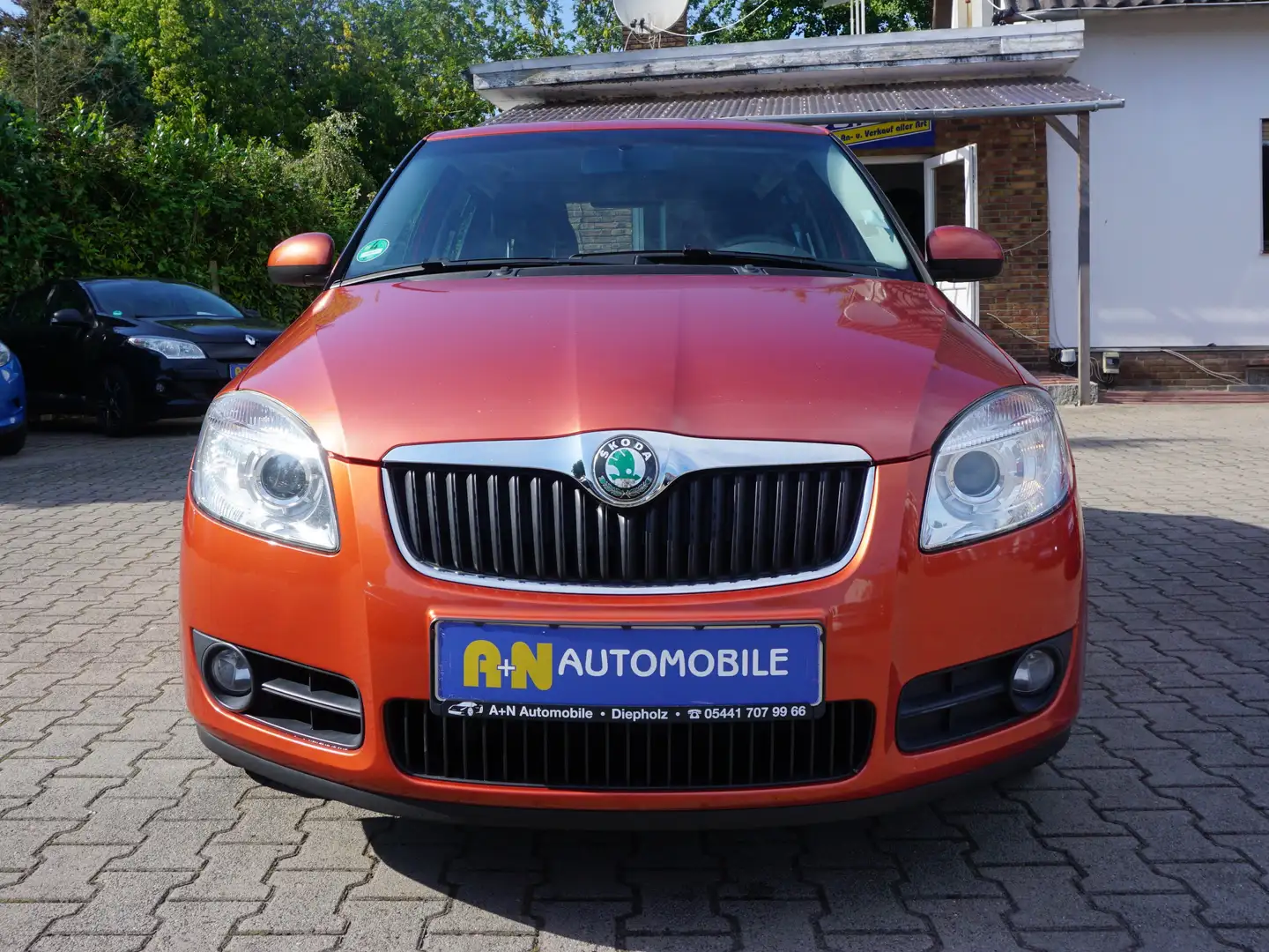 Skoda Fabia Elegance/1.6/TOP Gepflegt/Scheckheft/TÜV02.2026 Orange - 1