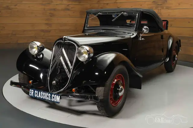Citroen Traction view 10