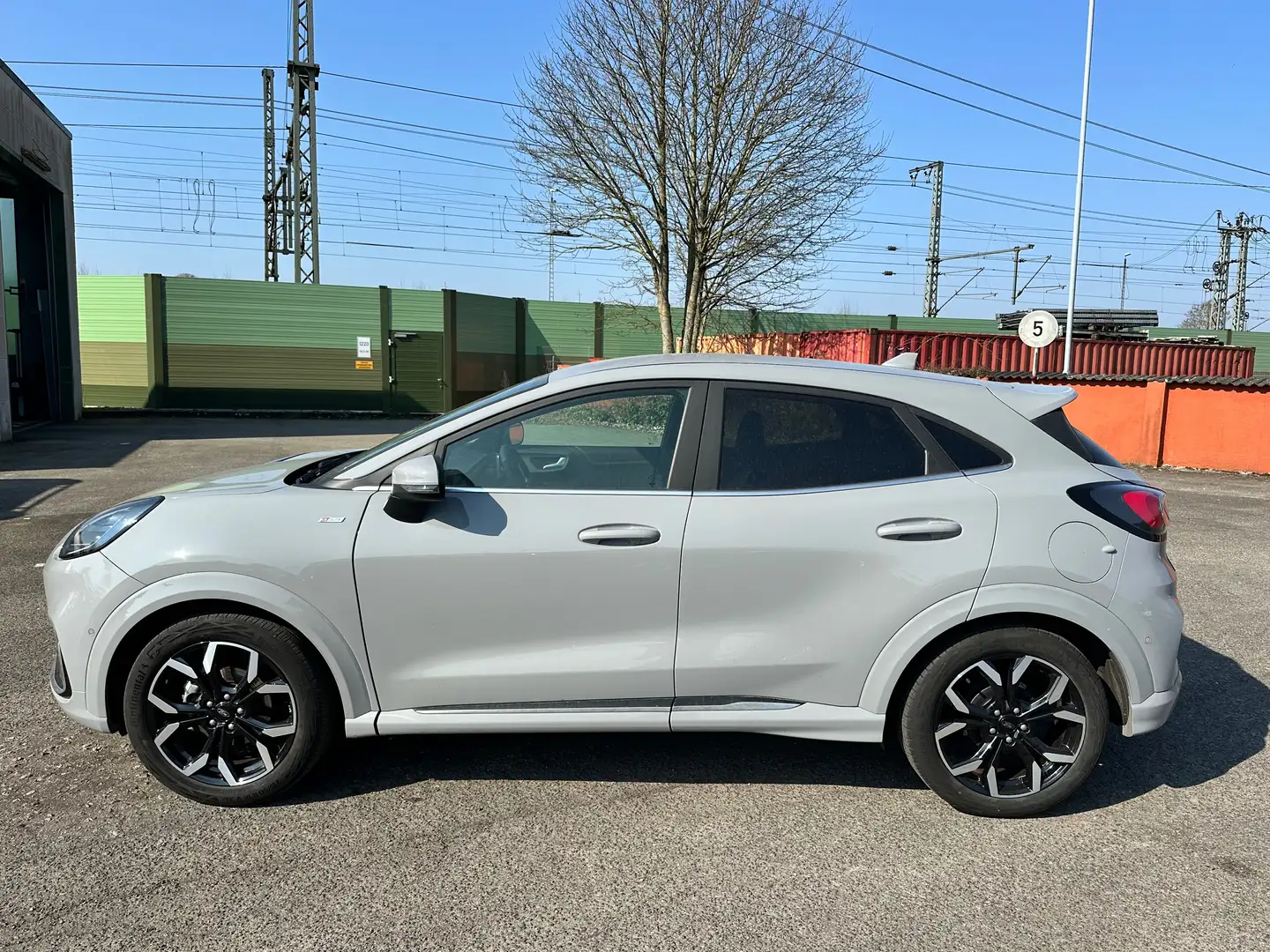 Ford Puma 1.0 EcoBoost ST-Line Vignale +AHK+ACC+RFK+PDC+NAVI Grau - 2