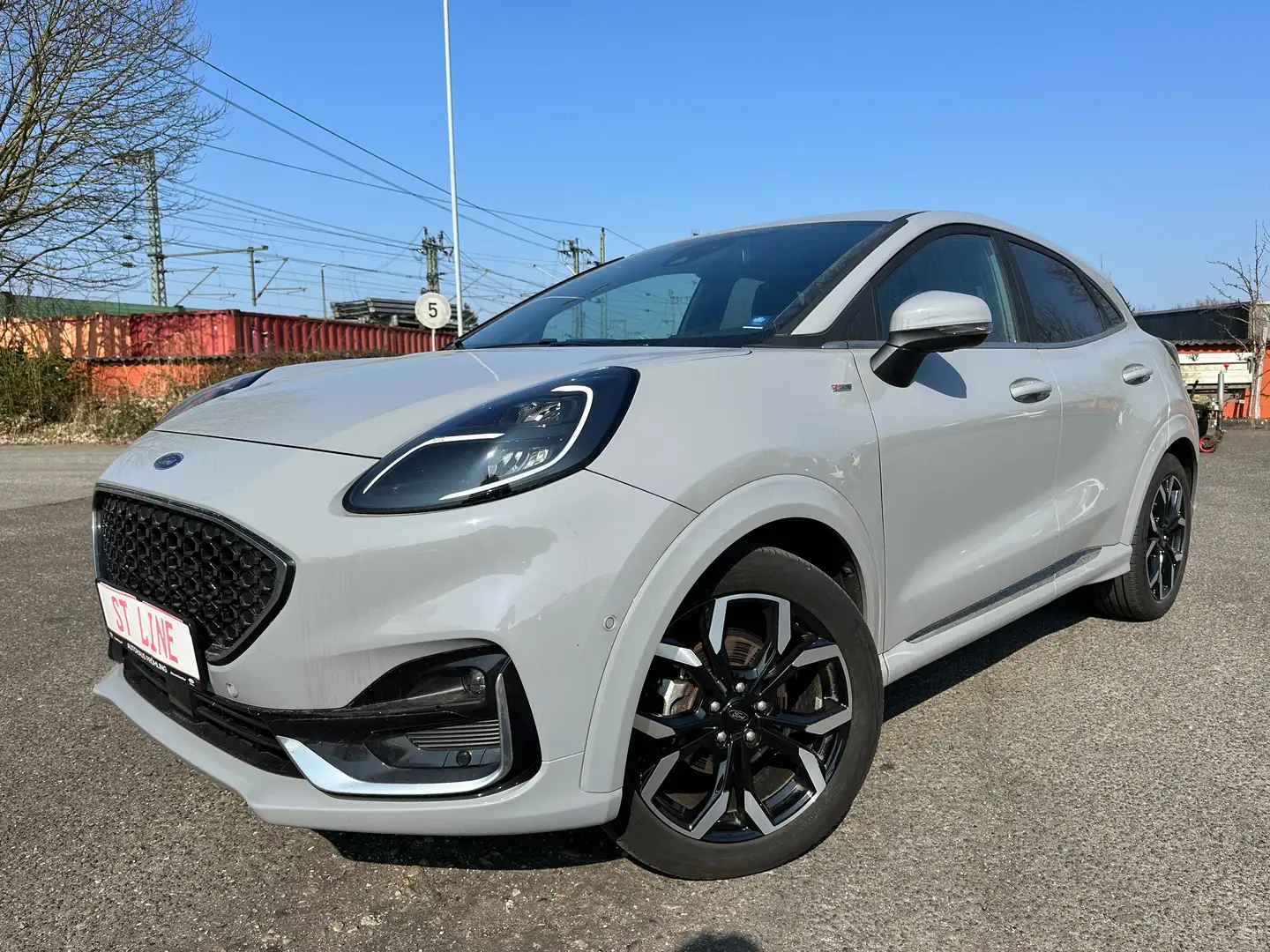 Ford Puma 1.0 EcoBoost ST-Line Vignale +AHK+ACC+RFK+PDC+NAVI Grau - 1