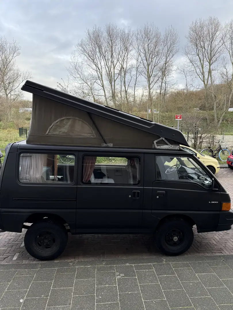 Mitsubishi L300 L 300 4x4 Camper Zwart - 2