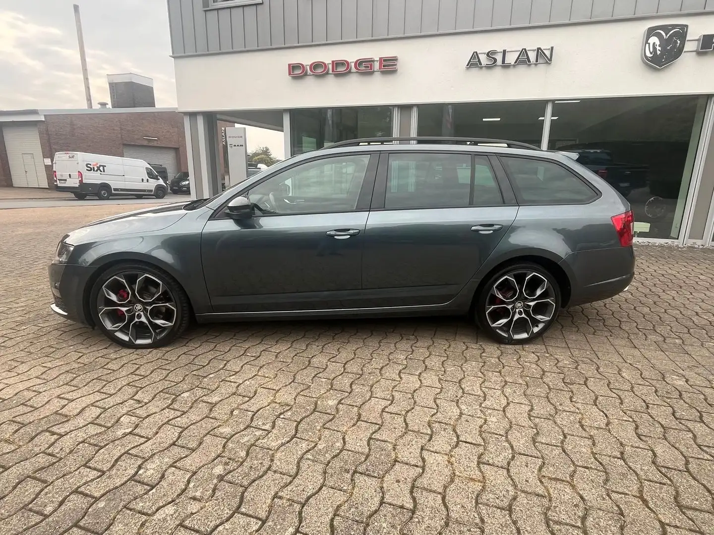 Skoda Octavia Combi RS Grau - 2