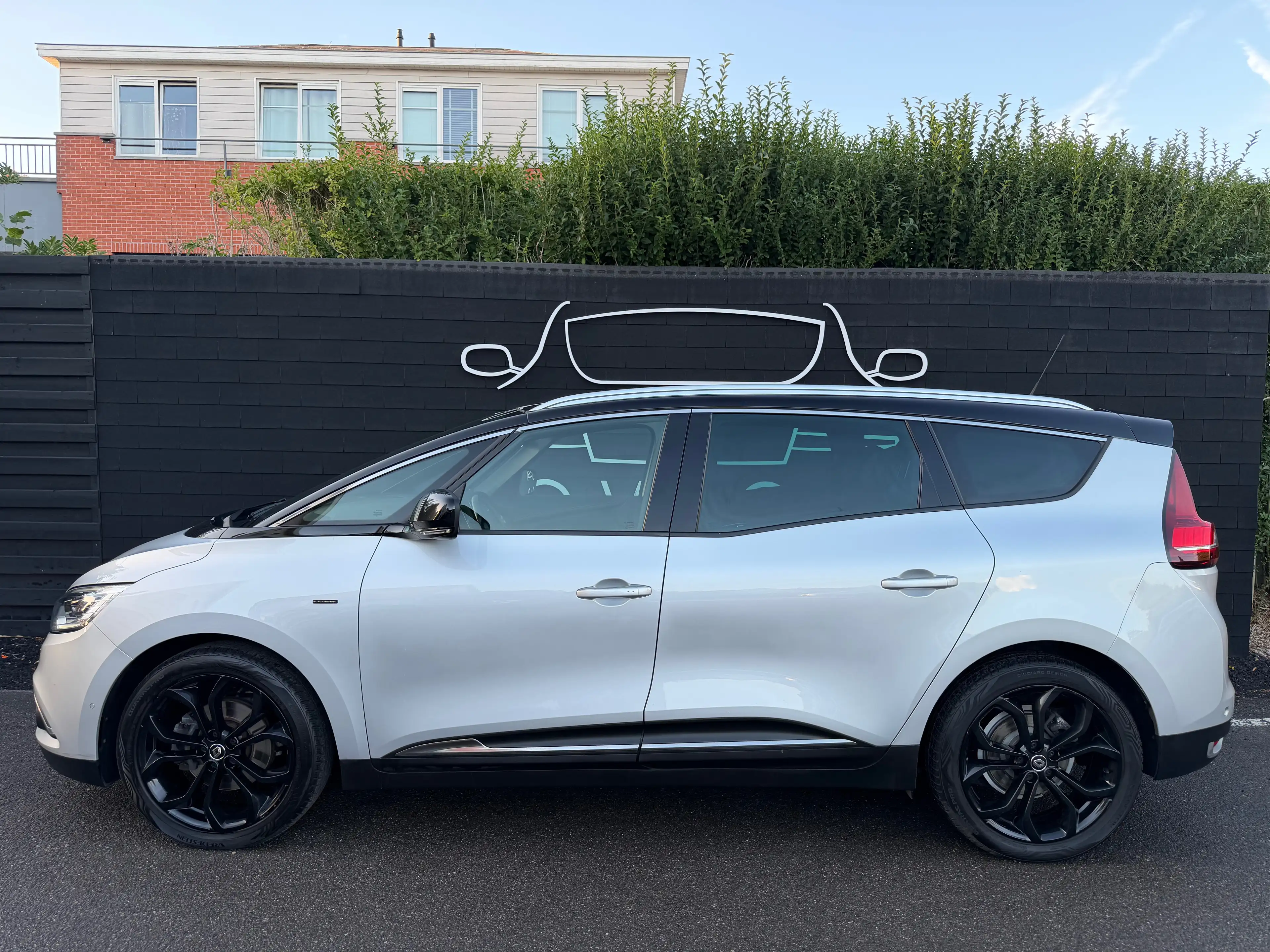 Renault Grand Scenic 1.7 Blue dCi Black Edition EDC 7 PLACES+CAMERA+BOSE+PANO+LED — photo 2