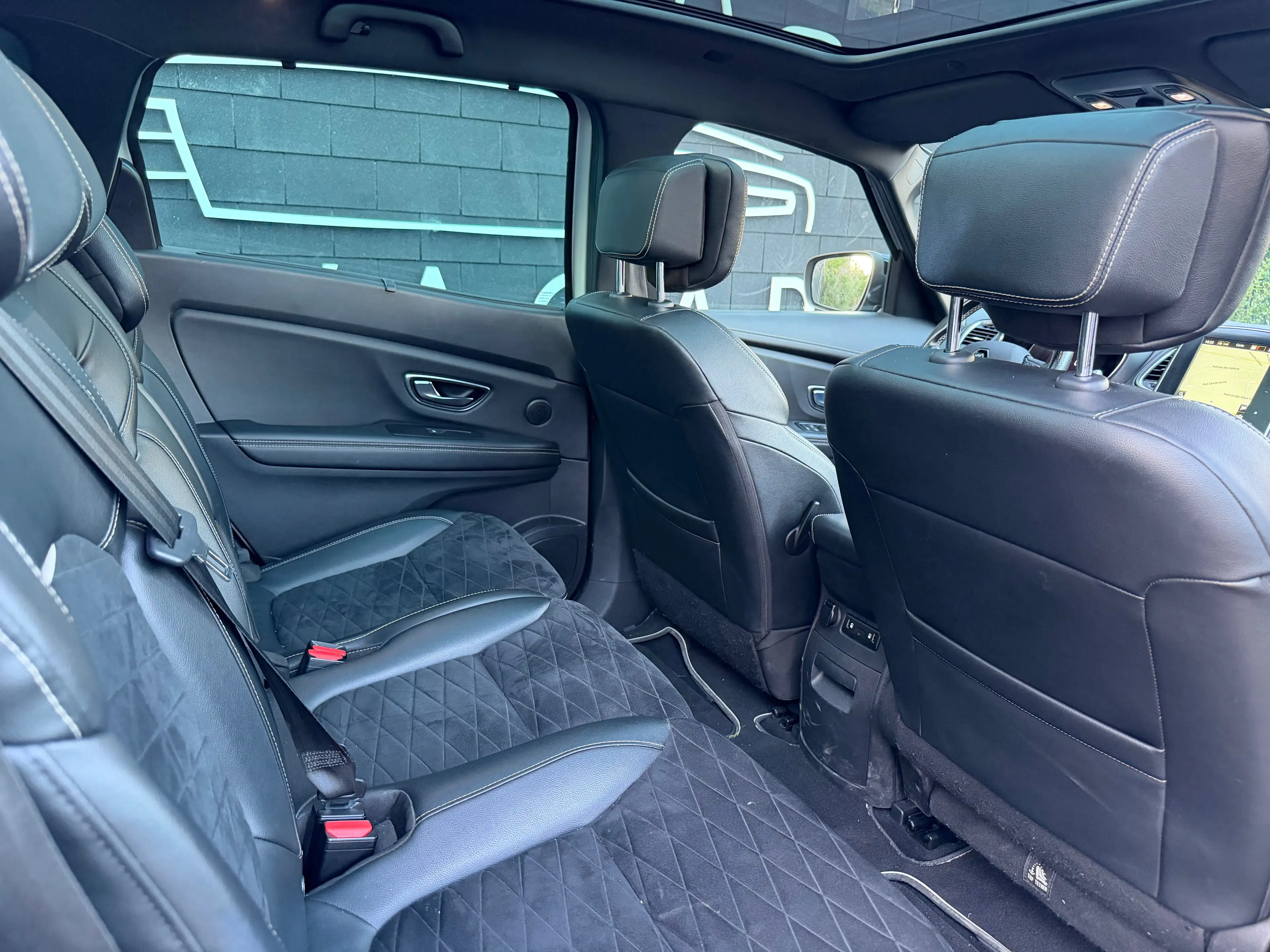 Renault Grand Scenic 1.7 Blue dCi Black Edition EDC 7 PLACES+CAMERA+BOSE+PANO+LED — photo 15