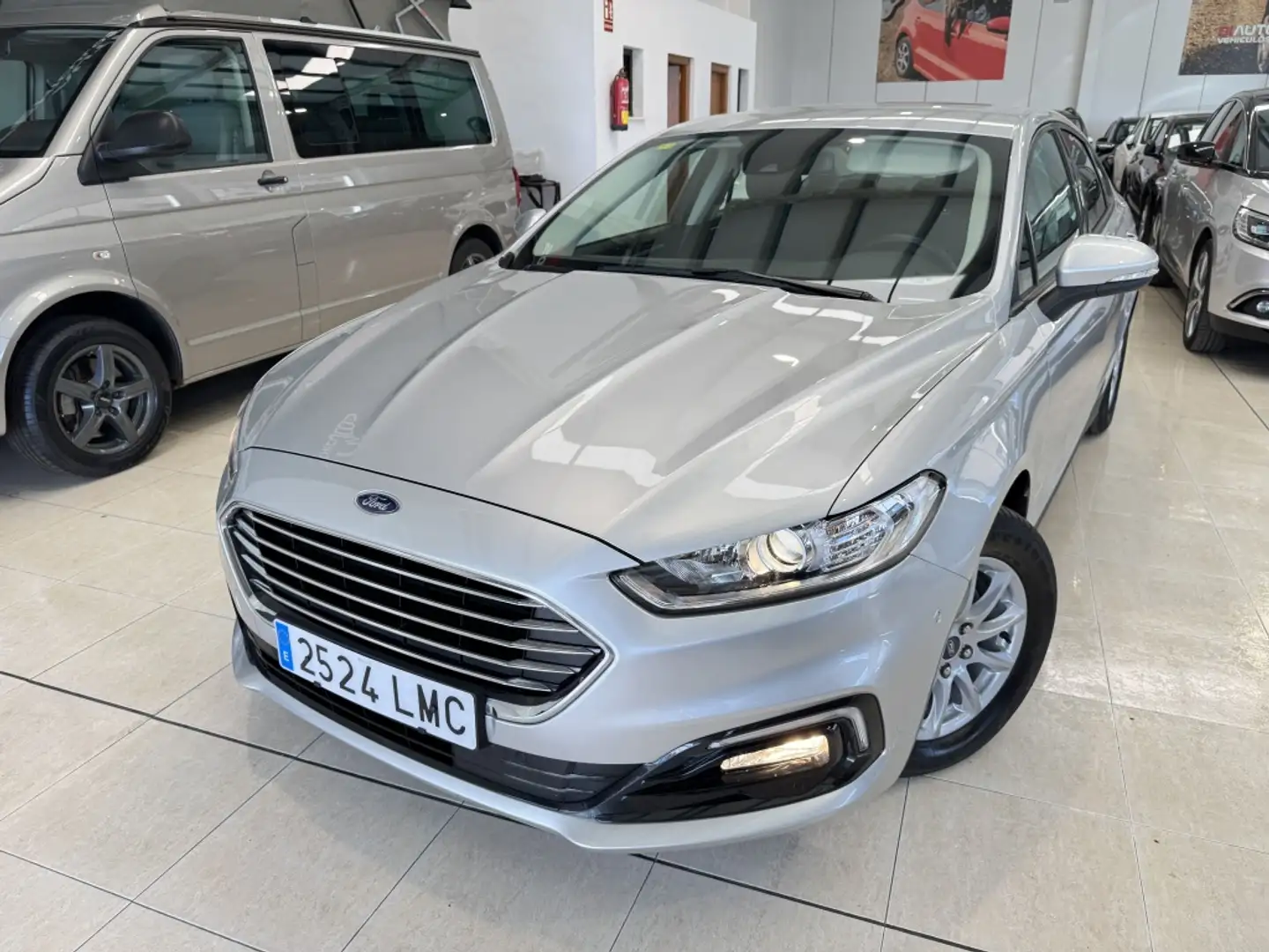 Ford Mondeo Sedán 2.0 HEV Titanium Gris - 1