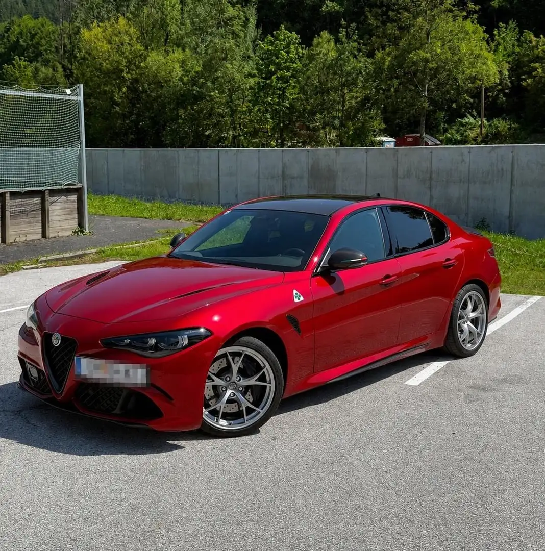 Alfa Romeo Giulia Giulia Quadrifoglio 2,9 Bi-Turbo 520 AT8 RWD Quadr Rot - 1