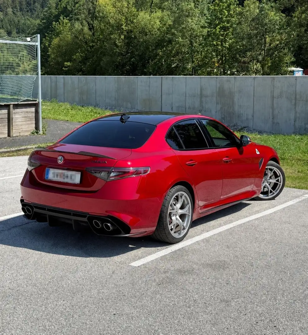 Alfa Romeo Giulia Giulia Quadrifoglio 2,9 Bi-Turbo 520 AT8 RWD Quadr Rot - 2