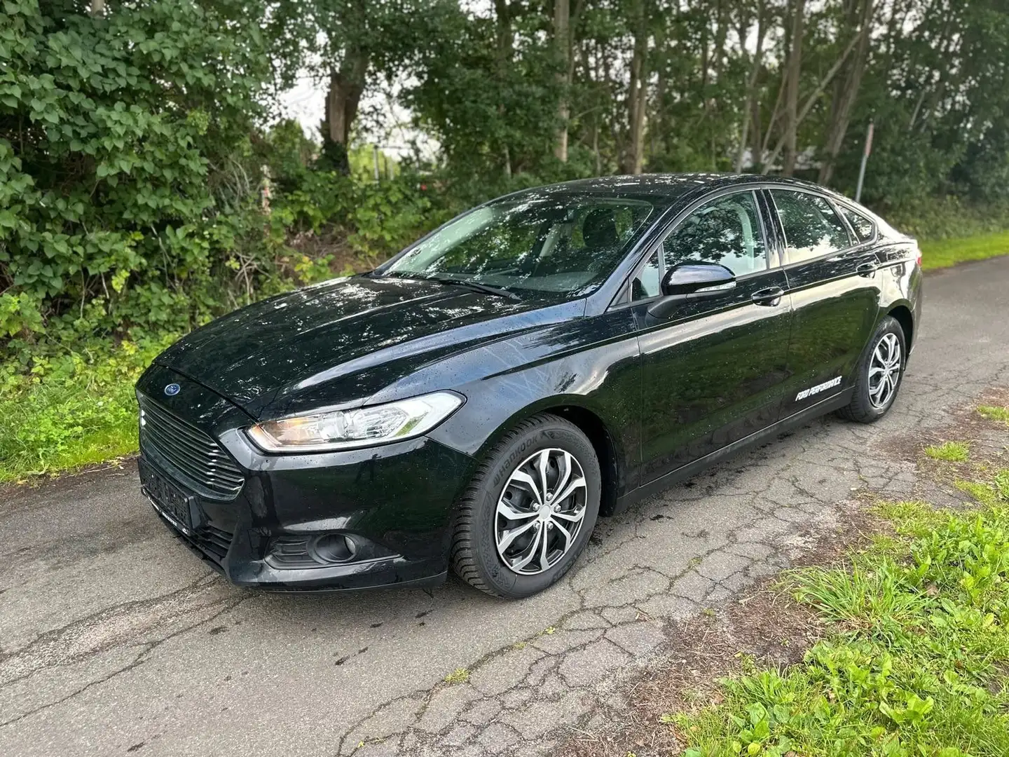 Ford Mondeo Lim. Trend/Kamera/Automatik/AHK Schwarz - 1