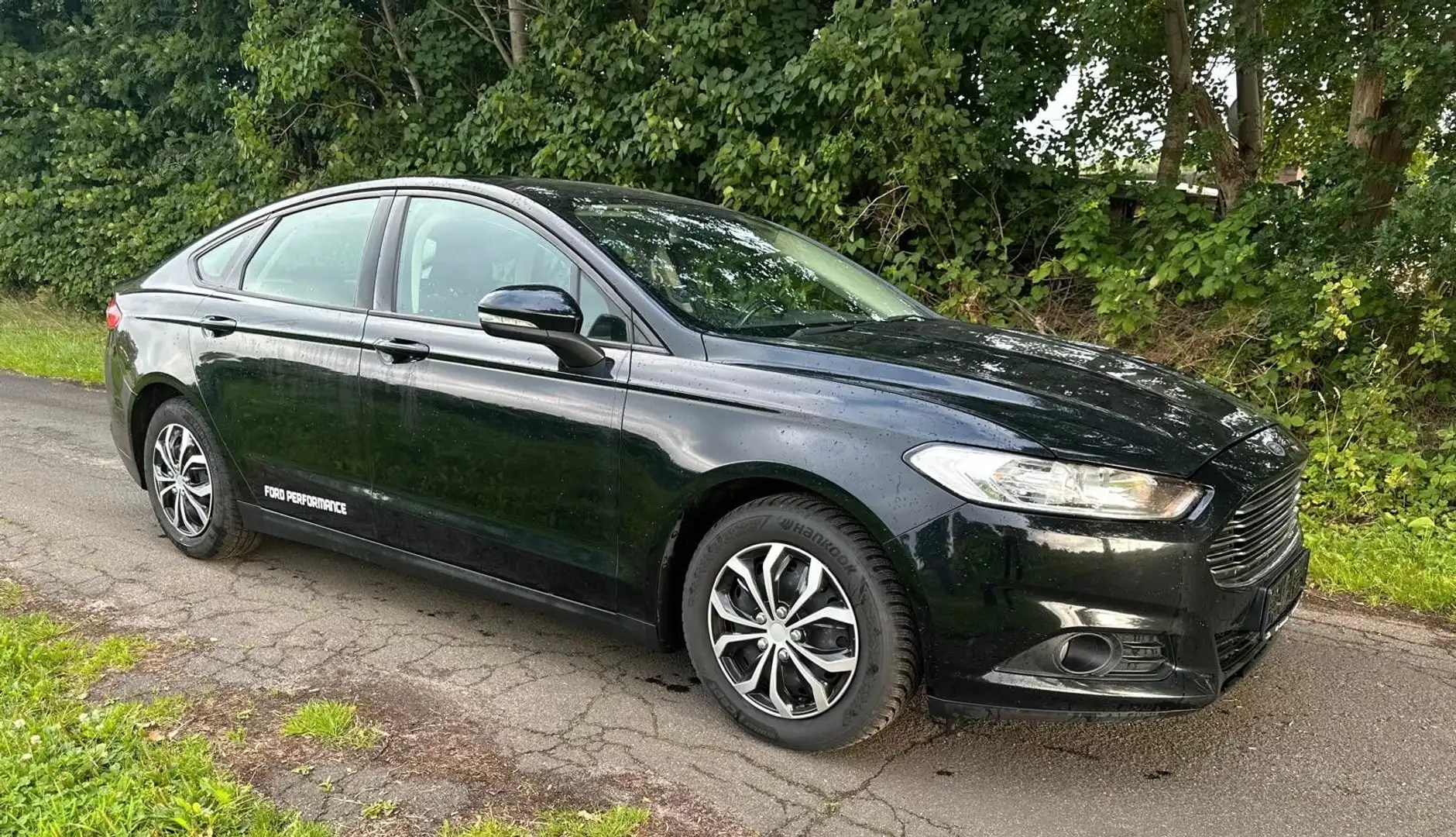 Ford Mondeo Lim. Trend/Kamera/Automatik/AHK Schwarz - 2