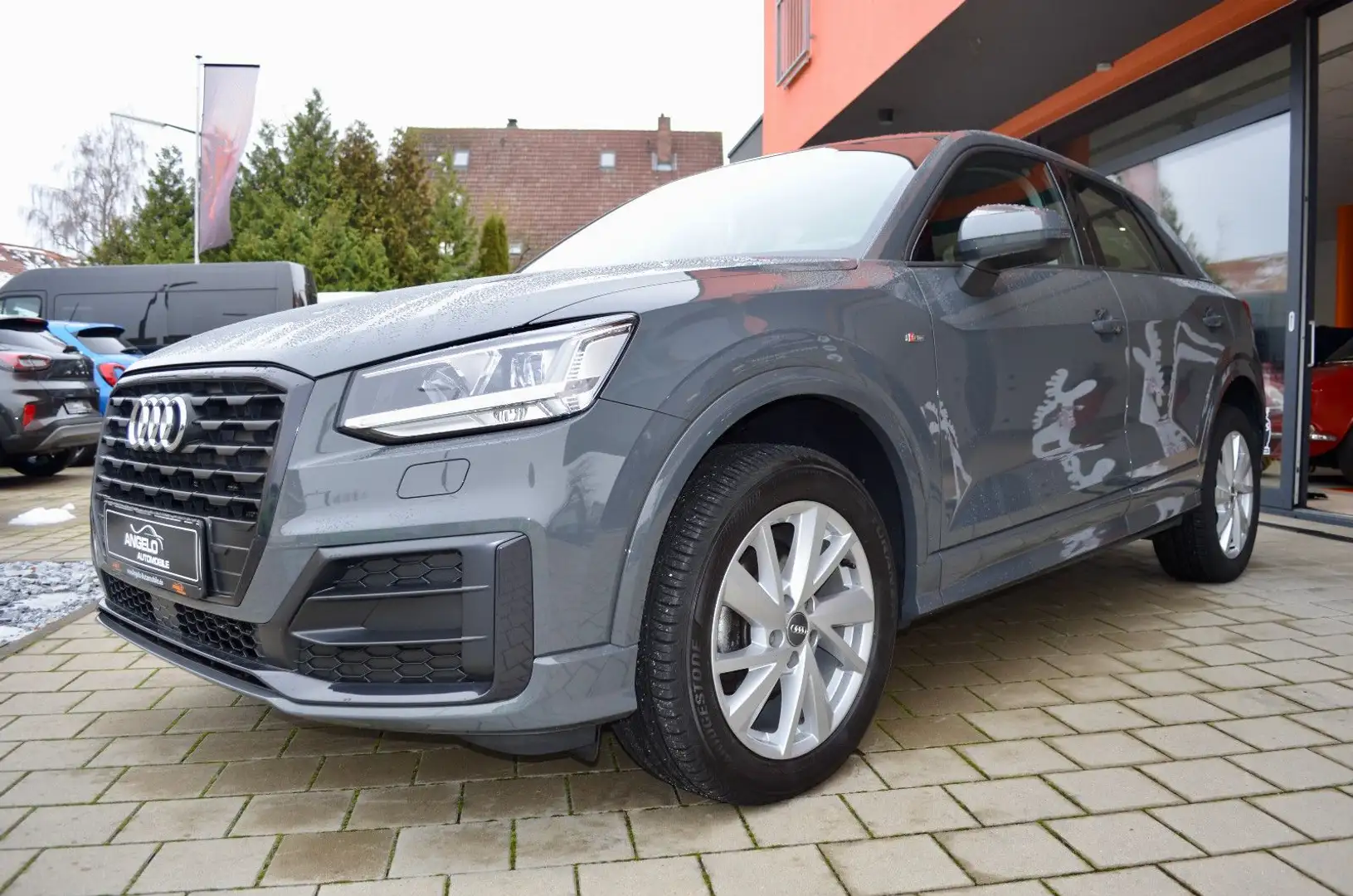 Audi Q2 30 TDI sport*S-Line*Navi*Panorama*LED*SH Grau - 1