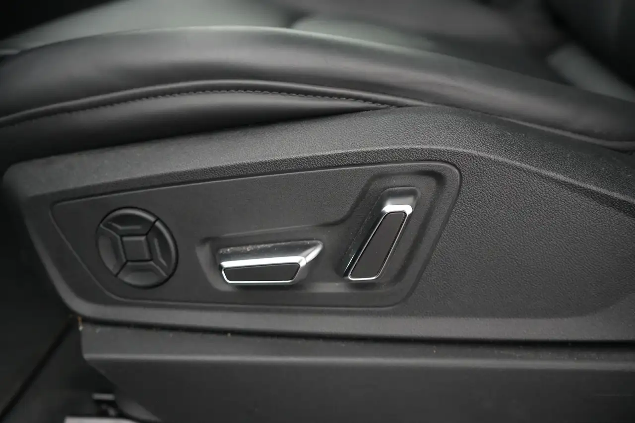 Audi e-tron 95 kWh 55 Quattro Advanced LEDER/CUIR LED GPS PDC, миниатюра 26