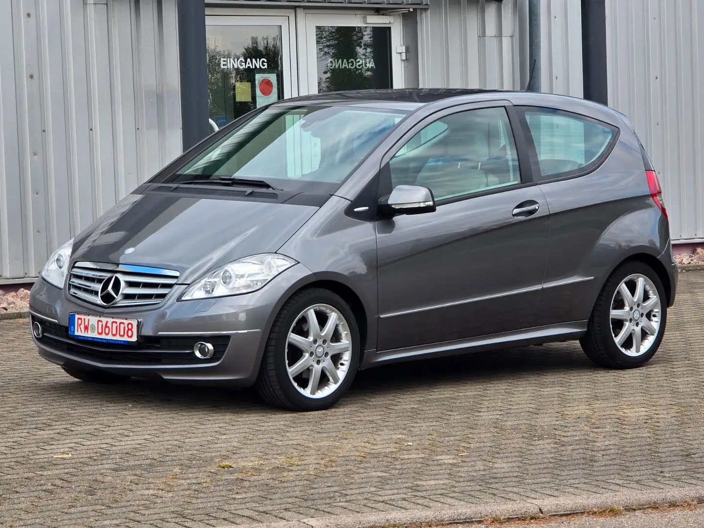 Mercedes-Benz A 200 CDI/NAVI/LEDER/TEMPOMAT/TÜV 07-2027 Gris - 1