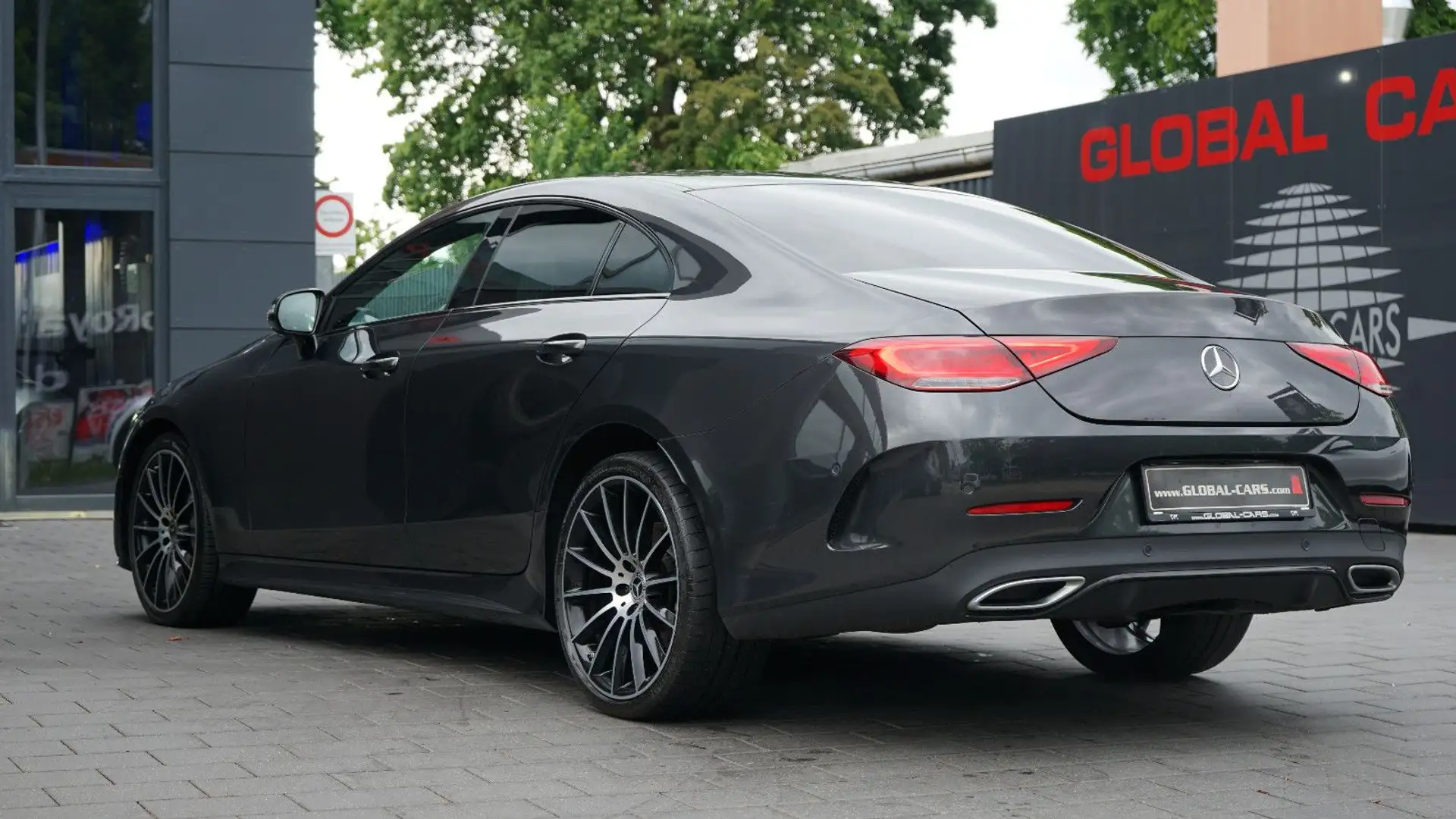 Mercedes-Benz CLS 400 D 4 MATIC AMG LINE*ACC*MULTIBEAM* Grau - 2