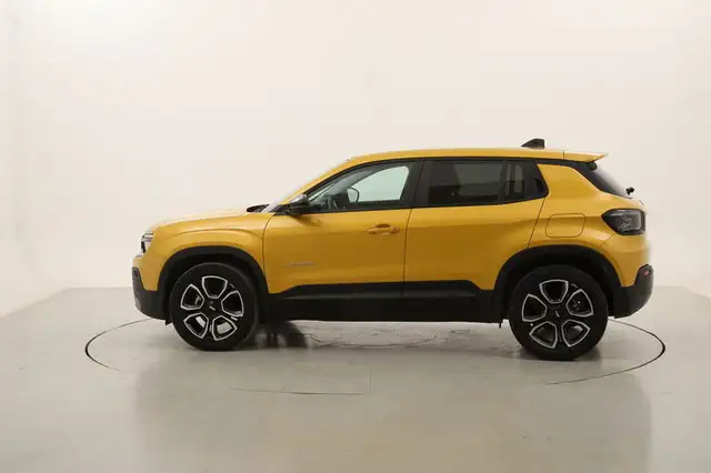 Jeep Avenger view 2