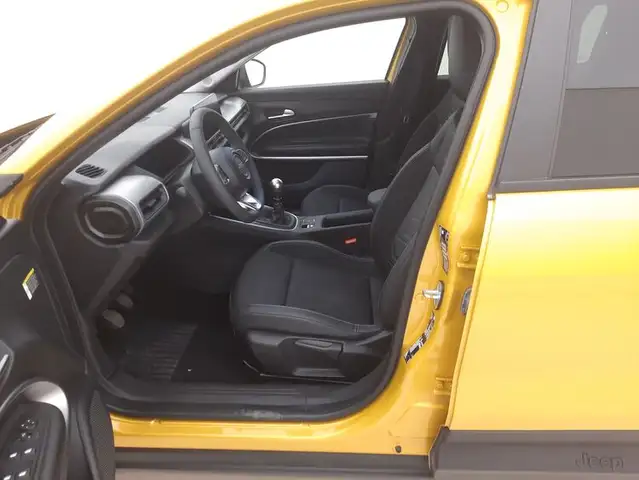 Jeep Avenger view 10