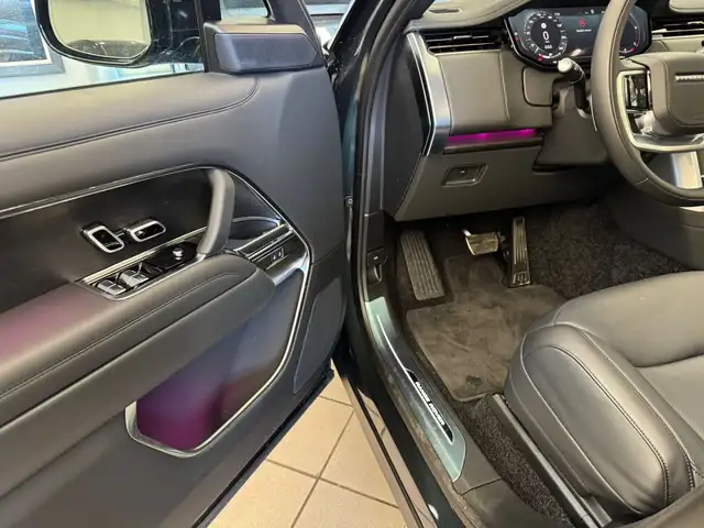 Land Rover Range Rover view 5