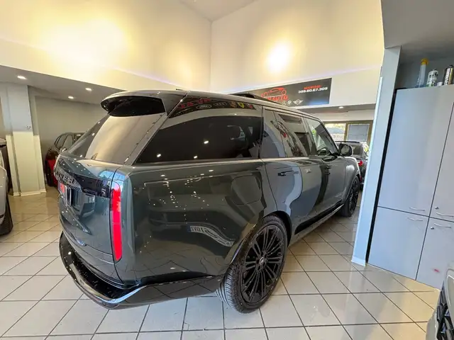 Land Rover Range Rover view 14