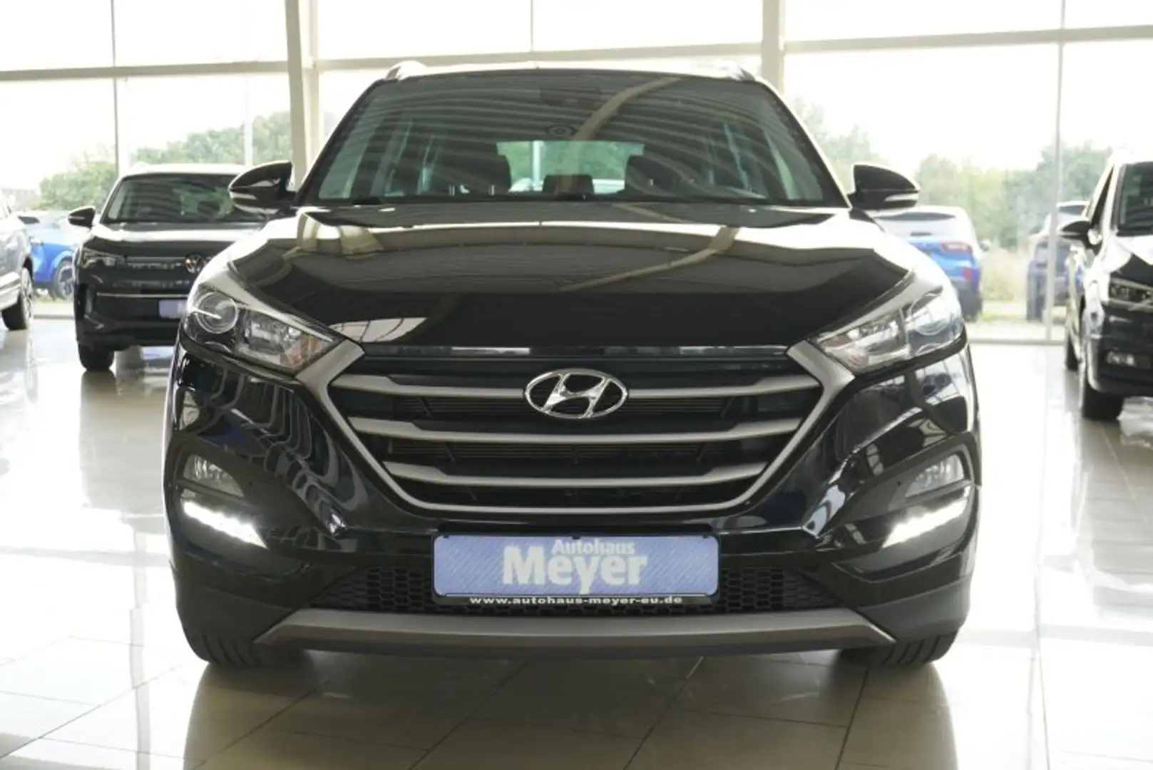 Hyundai TUCSON 1.6 132PS Navi/Kamera/Winterp/2-Z.Klimaaut. Black - 2
