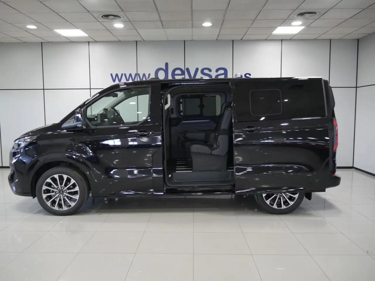 Ford Tourneo Custom 2026