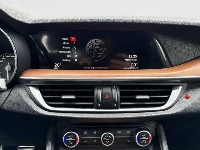 Alfa Romeo Stelvio view 12