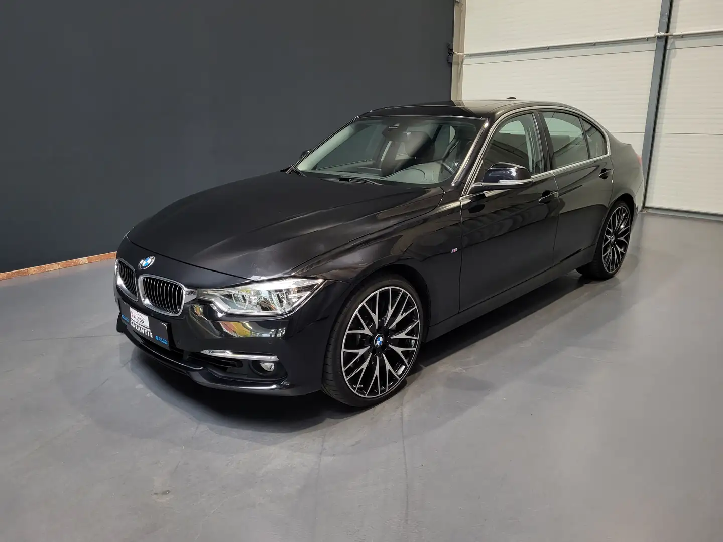 BMW 340 i xDrive Luxury Line *Leder| Navi| Glasdach* Schwarz - 1