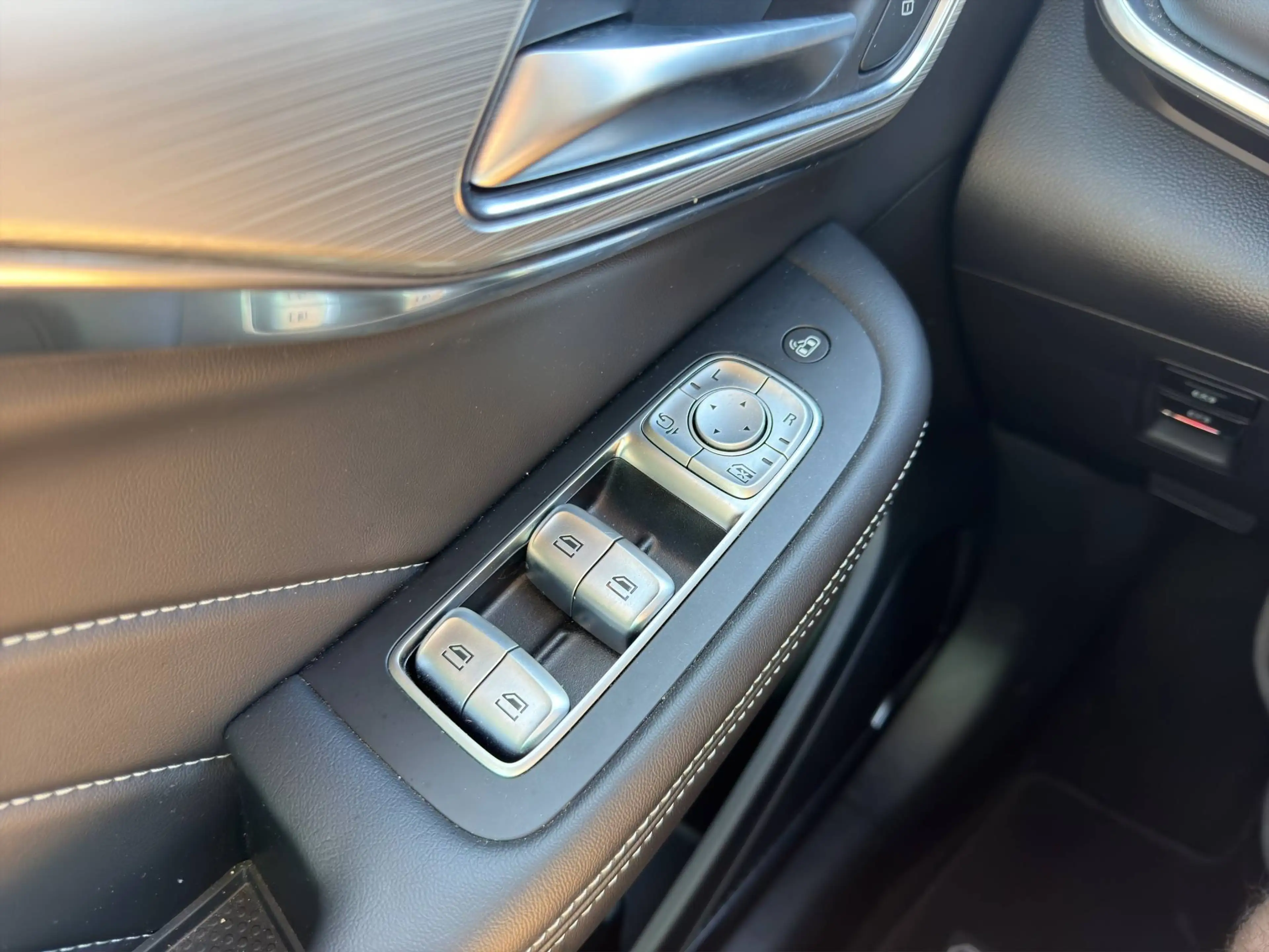MG Marvel R e-MARVEL R 70 kWh Luxury RWD — photo 12