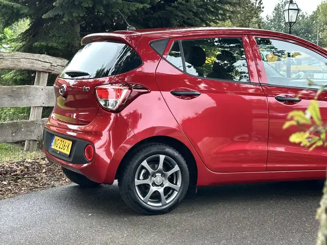 Hyundai i10 view 4