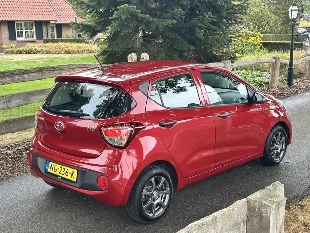 Hyundai i10 view 8