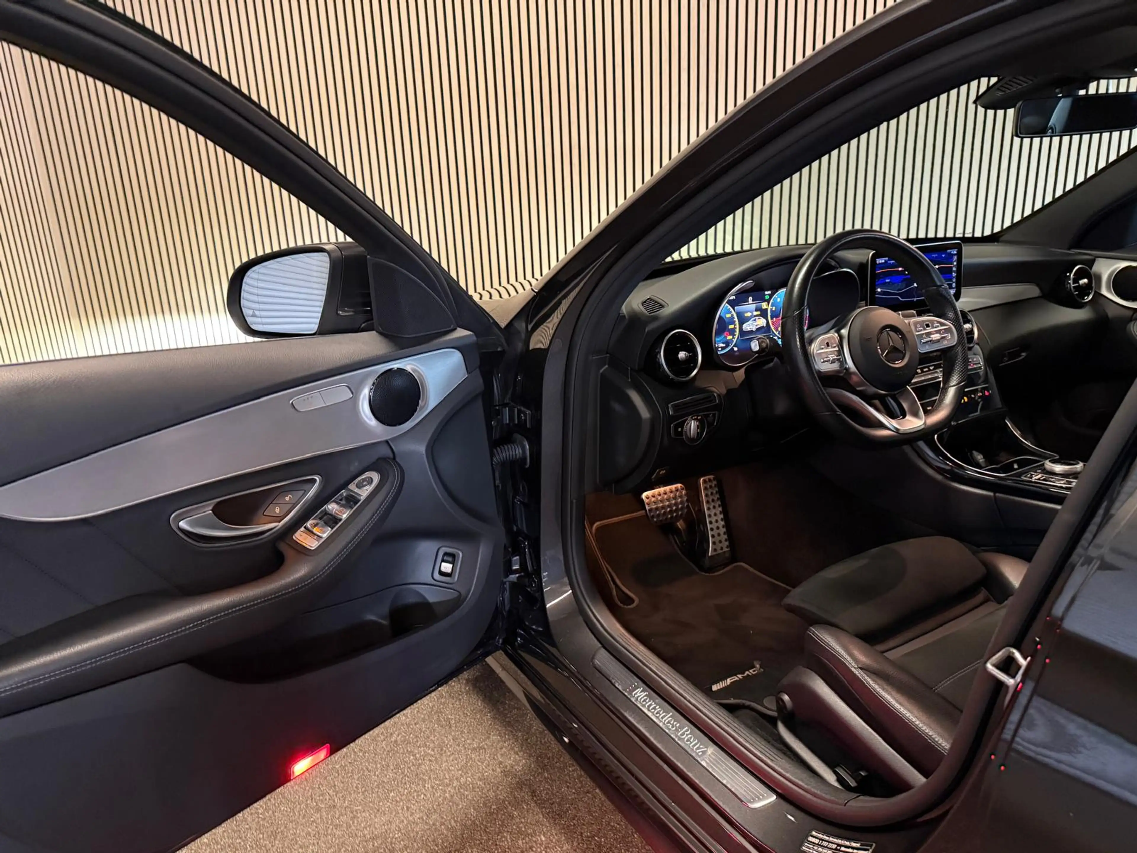 Mercedes-Benz C 180 AMG STYLING-CAMERA-DIGI DASH-APPLE CARPLAY-DODEHOE — photo 11
