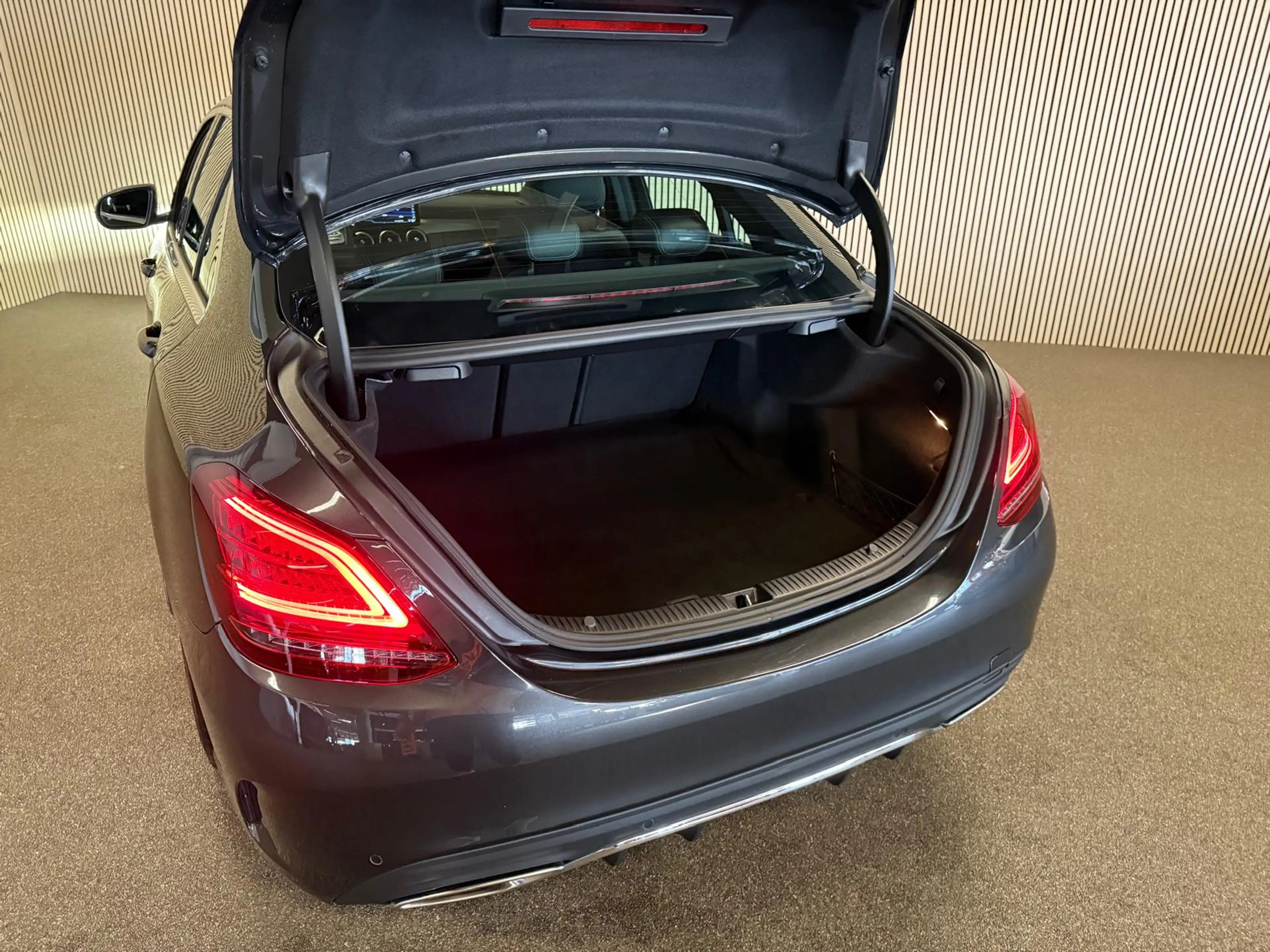 Mercedes-Benz C 180 AMG STYLING-CAMERA-DIGI DASH-APPLE CARPLAY-DODEHOE — photo 31