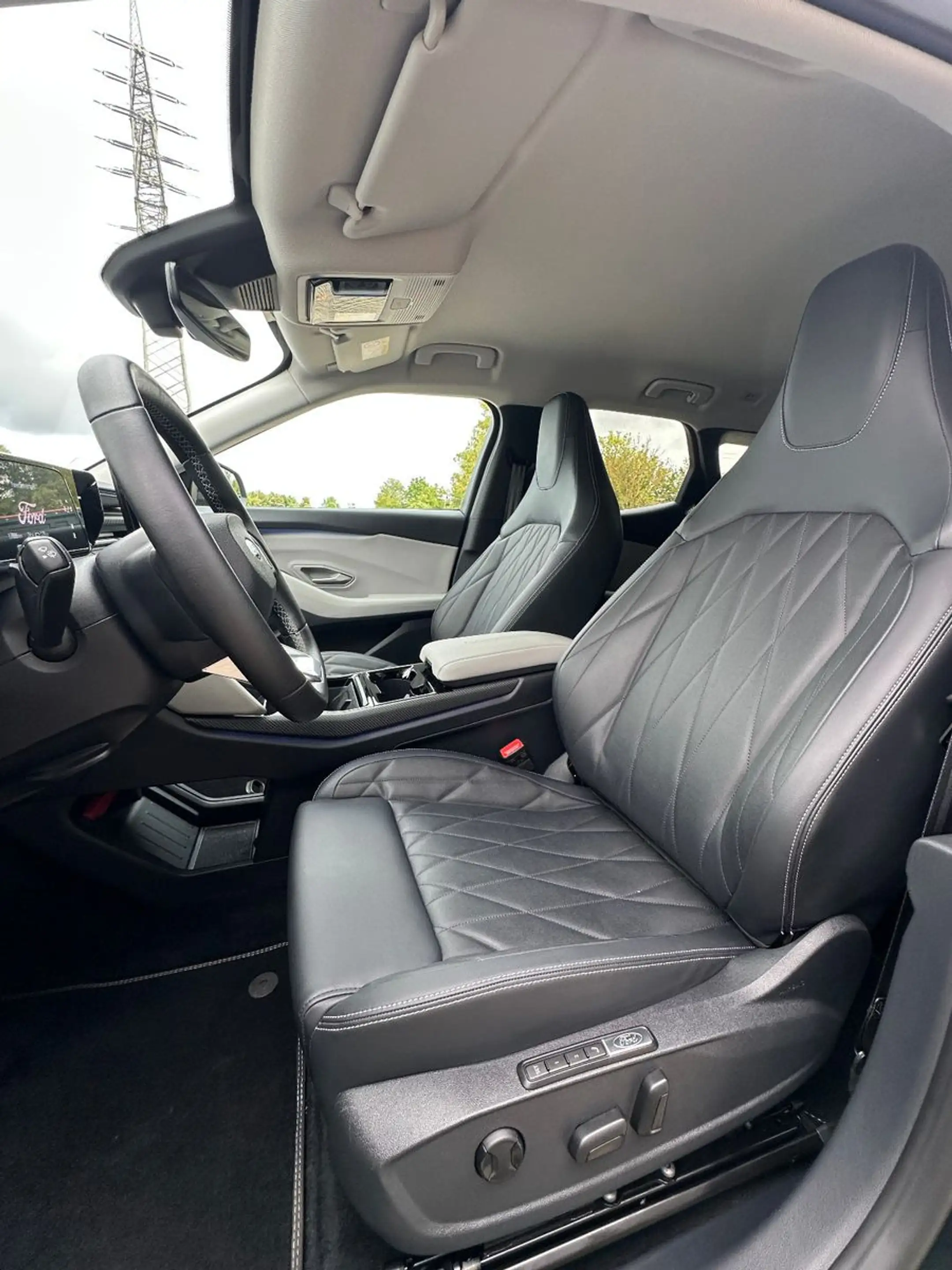 Ford Explorer Premium RWD SHZ KAMERA — photo 10