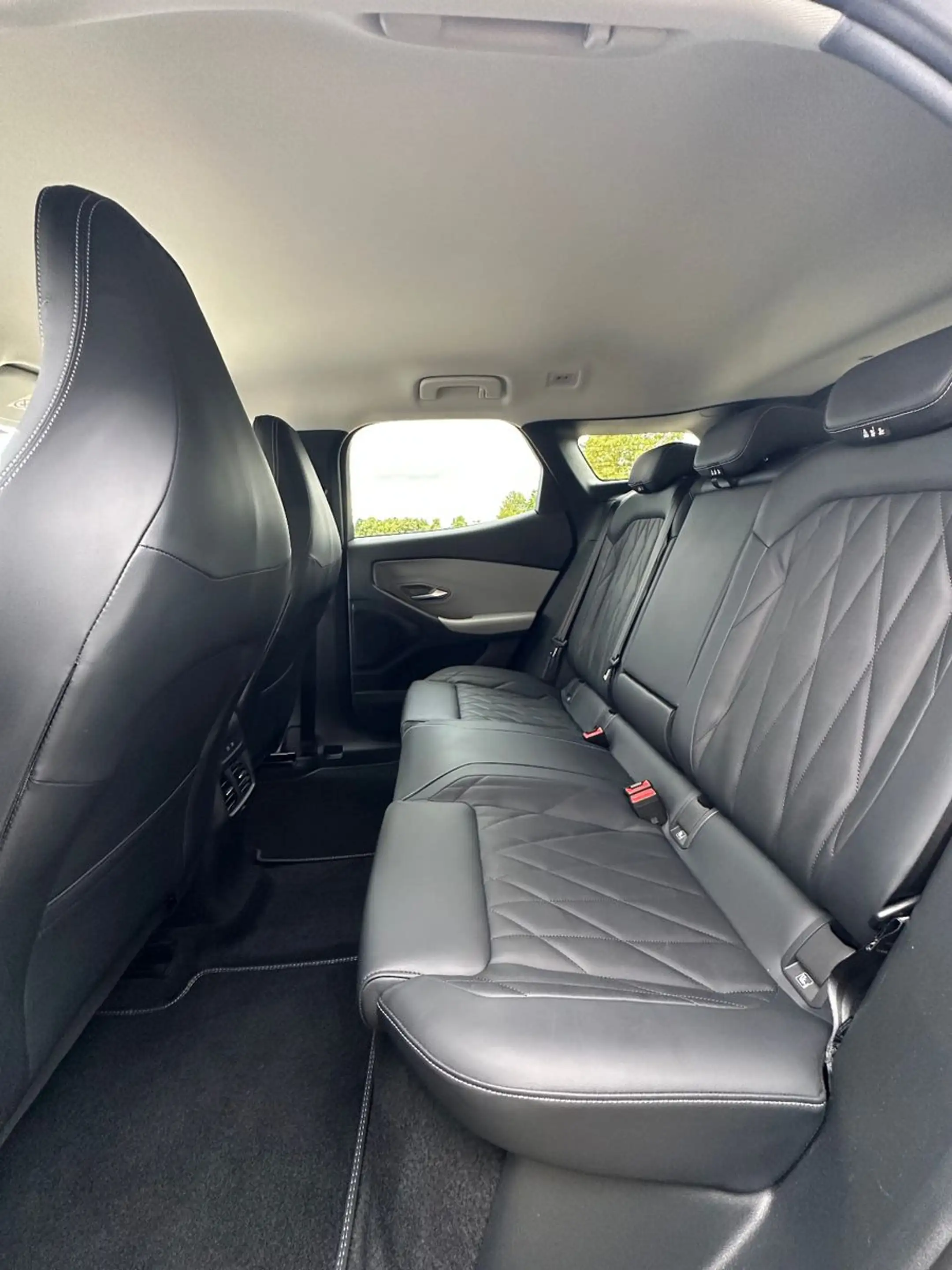 Ford Explorer Premium RWD SHZ KAMERA — photo 11