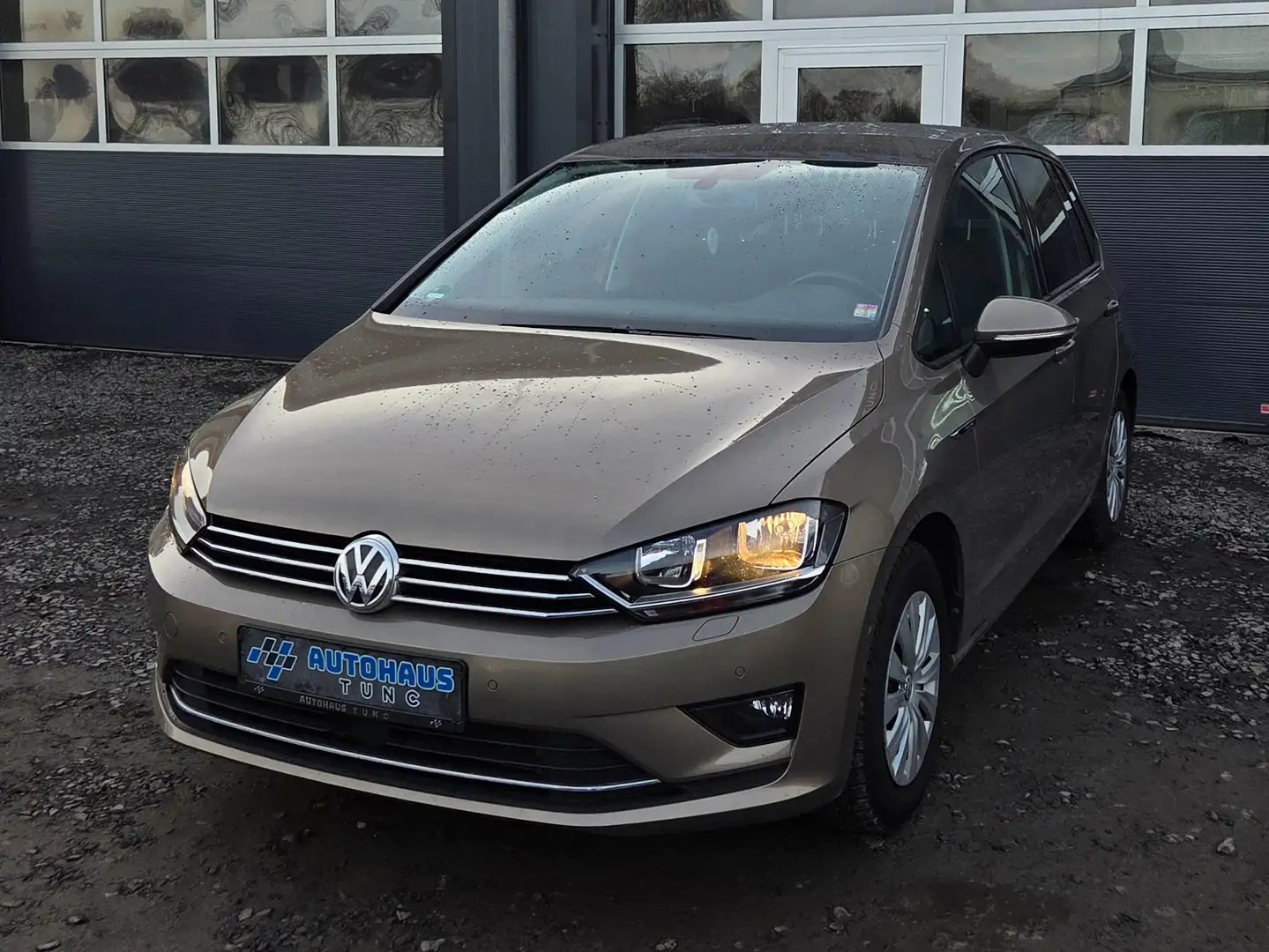 Volkswagen Golf Sportsvan Lounge AHK Media Navi Parkassist Metallic Gold - 1