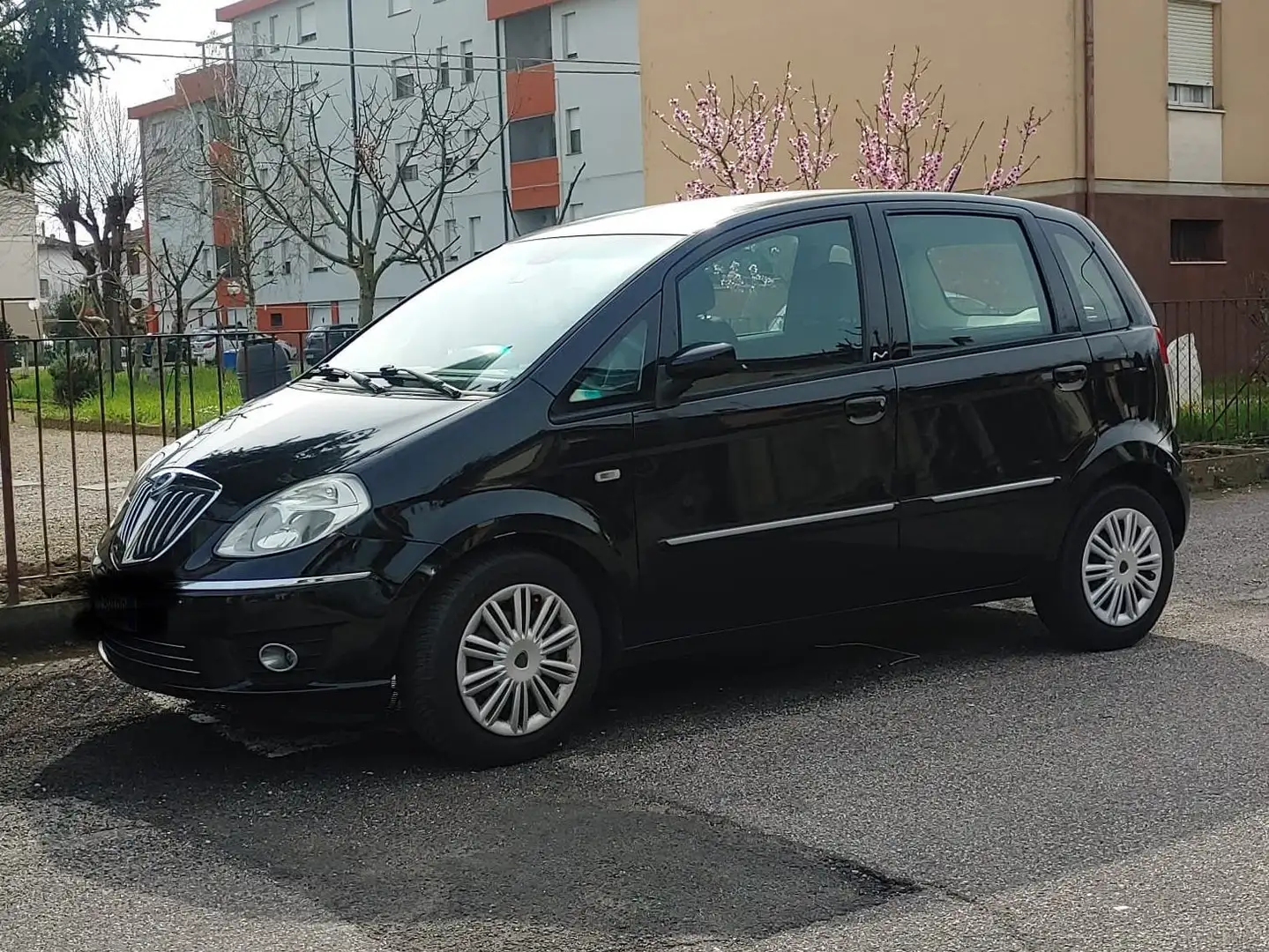 Lancia MUSA 1.3 mjt Oro 70cv Schwarz - 2