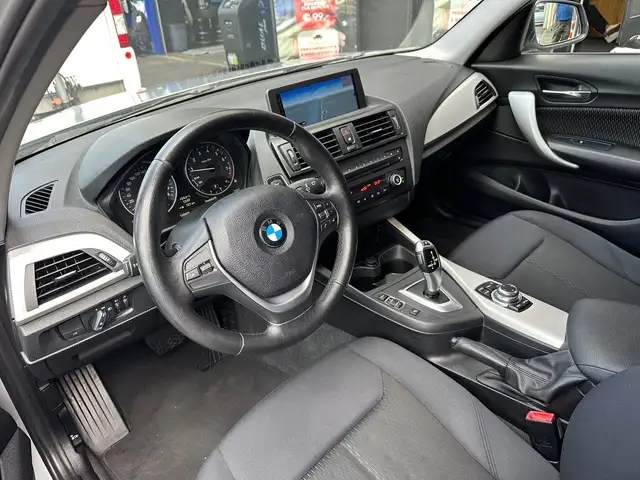 BMW 1 Series view 8