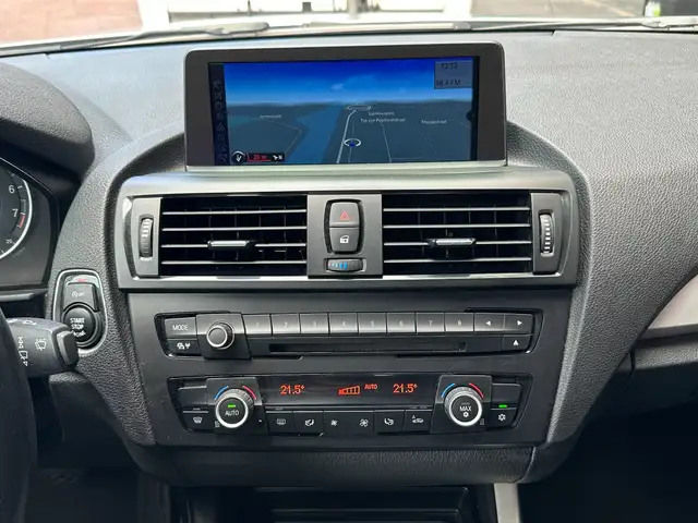 BMW 1 Series view 13