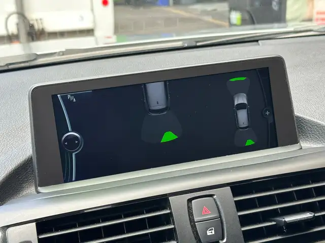BMW 1 Series view 18