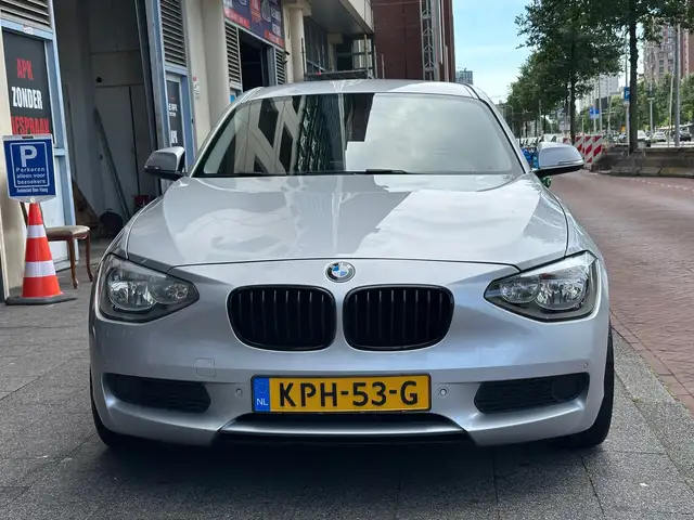 BMW 1 Series view 6