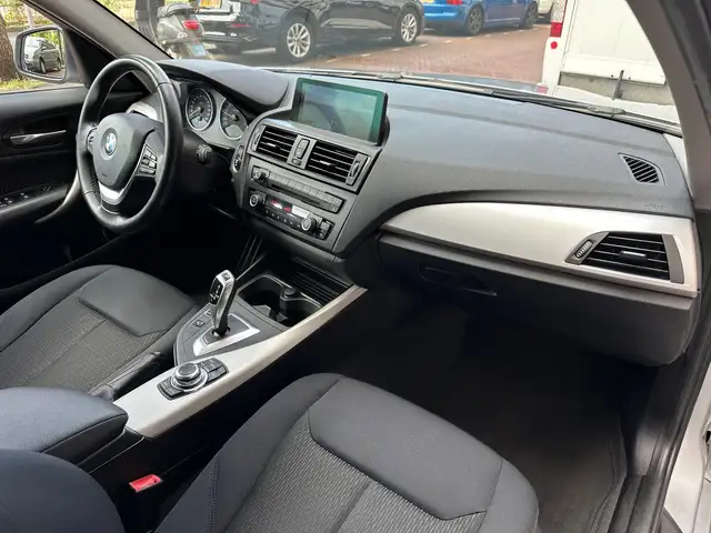 BMW 1 Series view 9