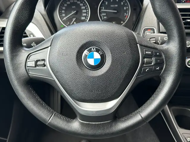 BMW 1 Series view 14