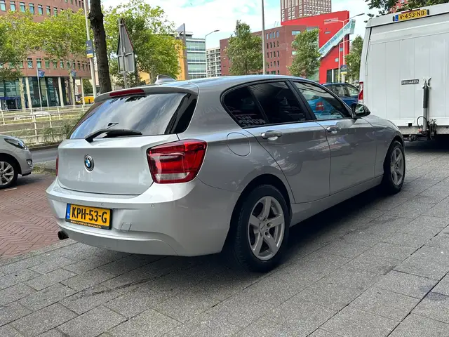 BMW 1 Series view 3