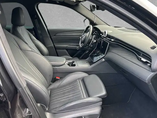 Maserati Grecale view 3