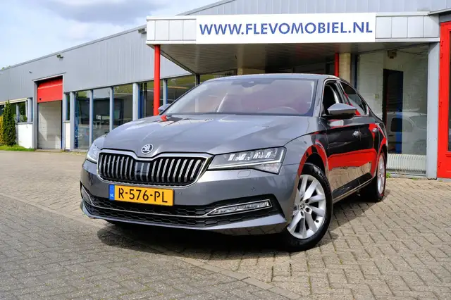 Skoda Superb 1.5 TSI ACT Business Edition Plus Navi|Half Leder|