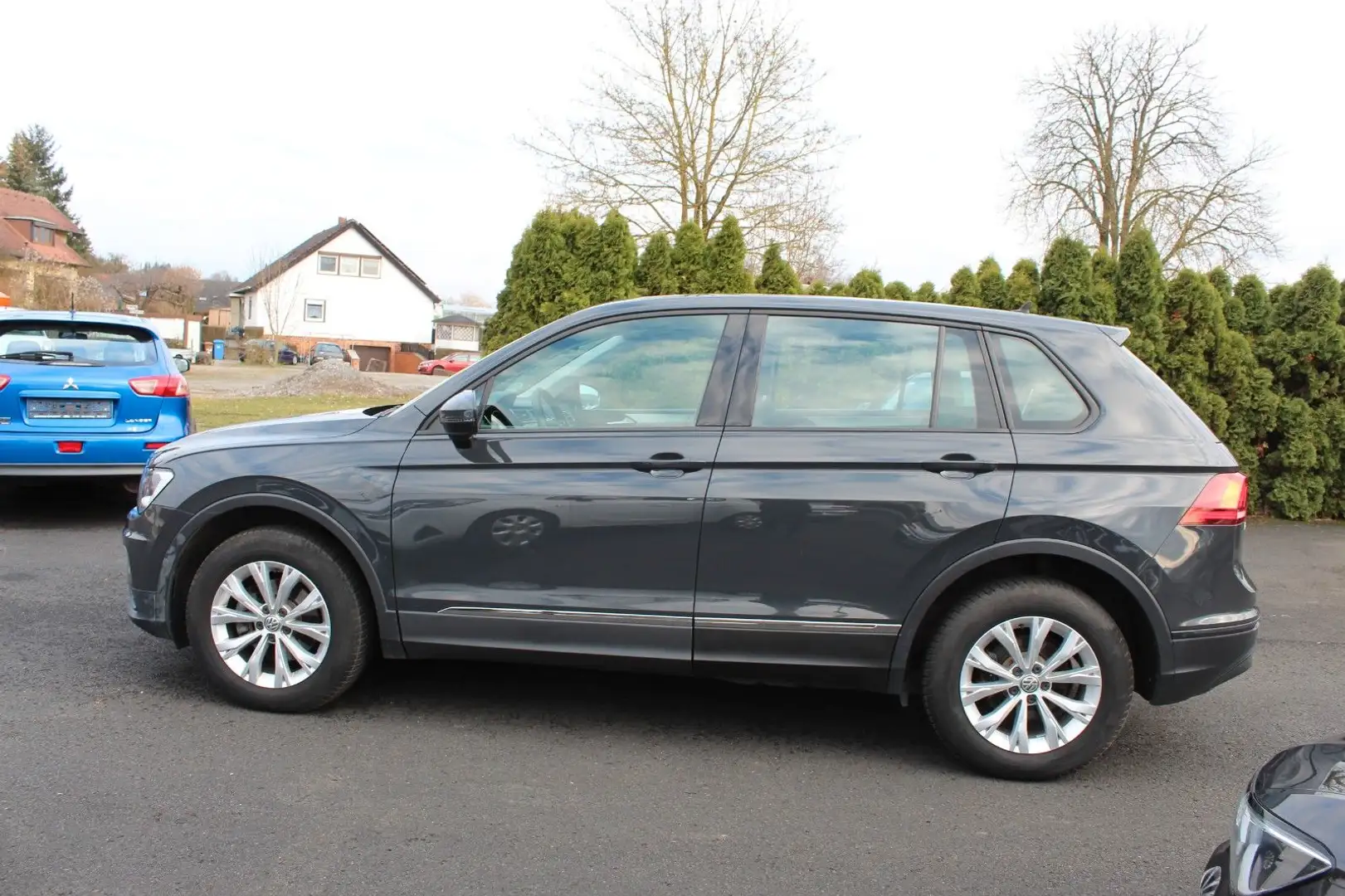 Volkswagen Tiguan 1,4TSI 4Motion Frontassistent Grau - 2